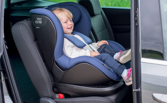hvordan video At hoppe TRIFIX2 i-SIZE - car seat | Britax Römer