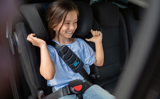 Britax Römer - Based on test winner KIDFIX III M (test winner Stiftung  Warentest/ADAC 06/2019 in the 15-36kg category. GOOD rating of 1.7) the  KIDFIX III S is suitable from approx. 3.5-12